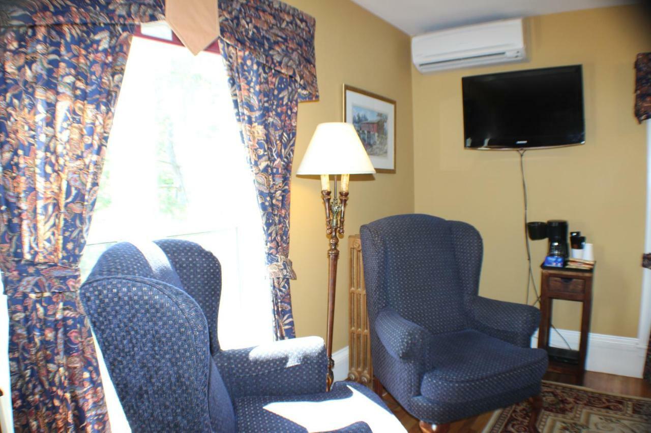 Evangeline Inn & Motel Grand pré Esterno foto