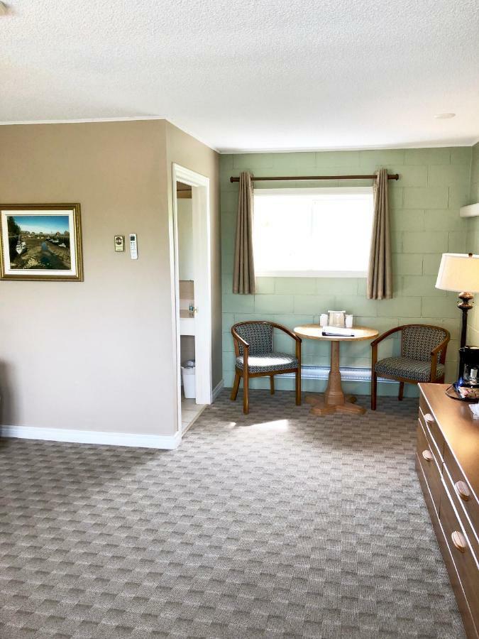 Evangeline Inn & Motel Grand pré Esterno foto